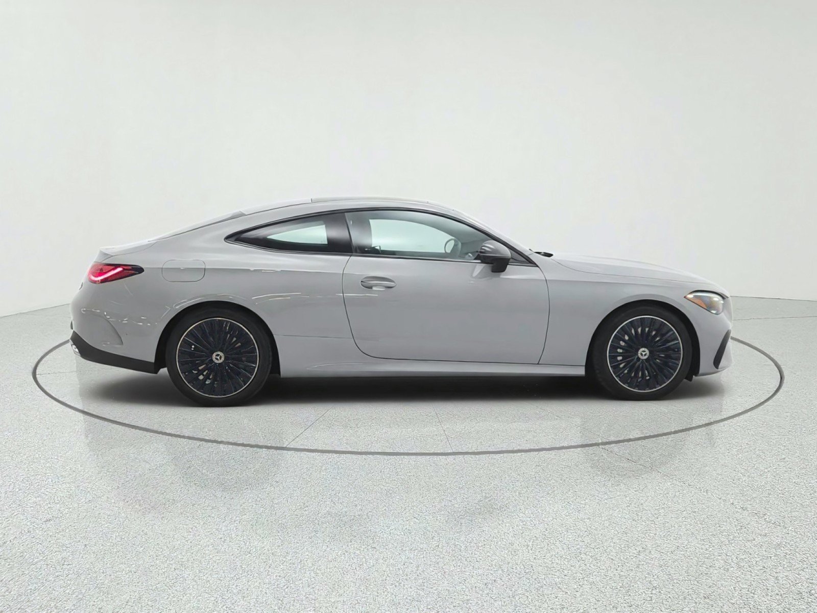 New 2027 Mercedes-Benz CLE 450 4MATIC Coupe image 4