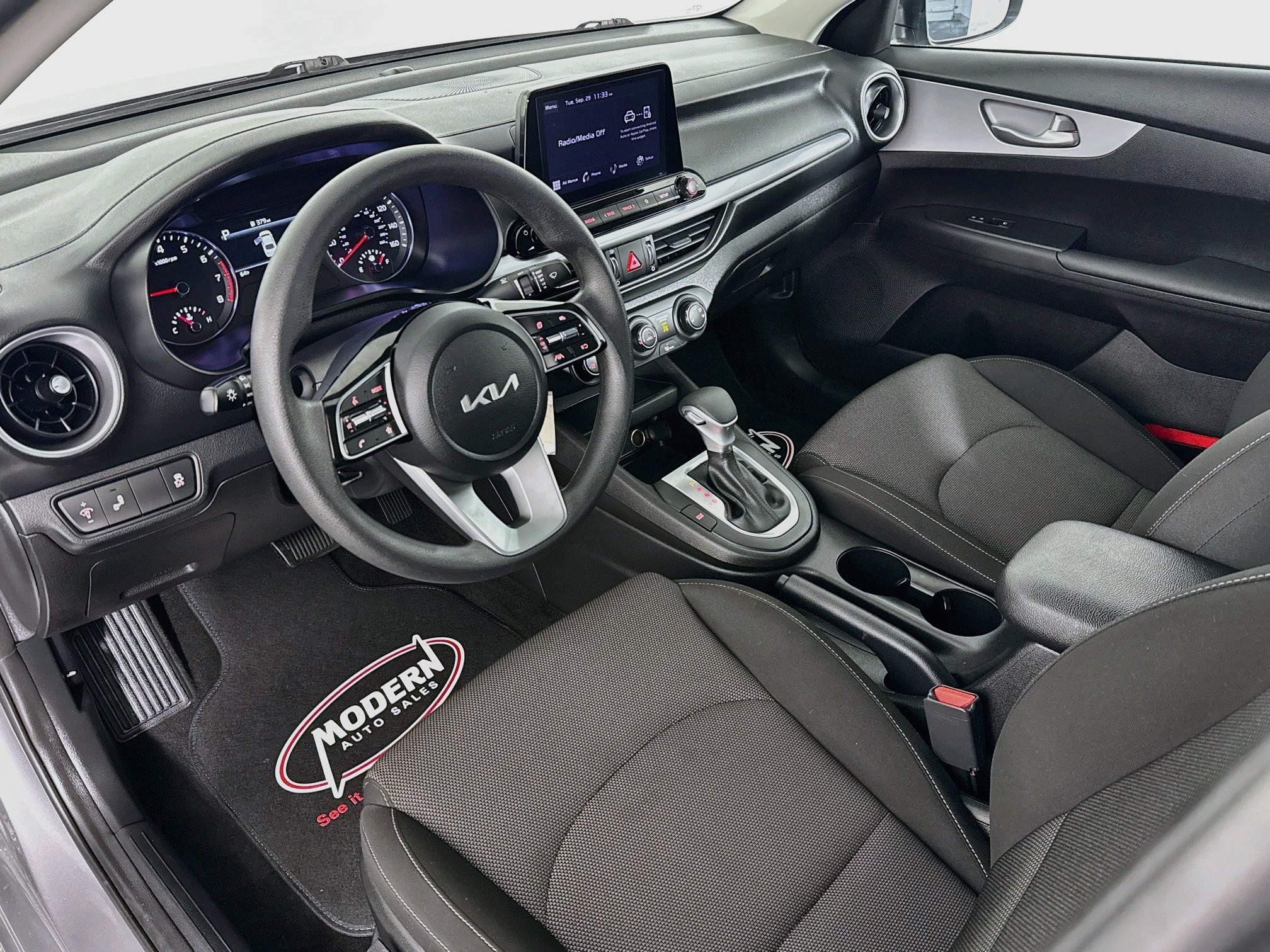 Used 2023 Kia Forte LXS w/ LXS Technology Package FWD image 8