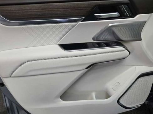 Used 2024 GMC Acadia Denali w/ Super Cruise Package image 20