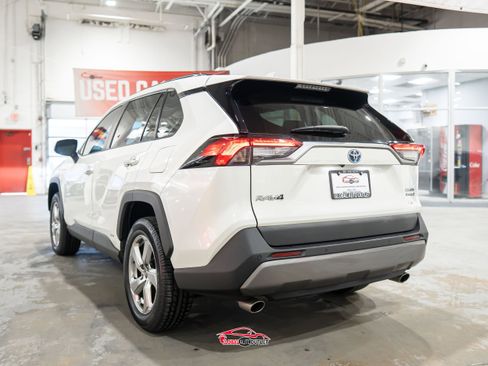 Used 2020 Toyota RAV4 Limited AWD/4WD image 5