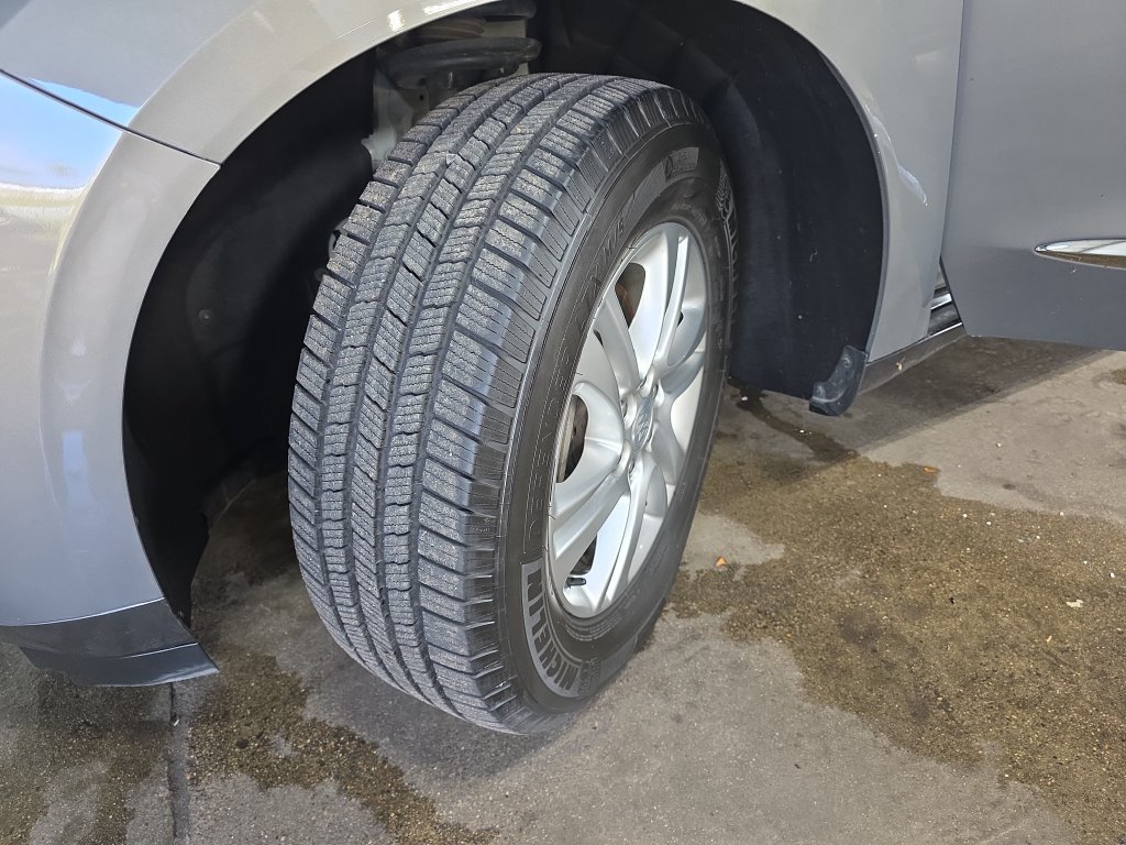 Used 2019 Buick Enclave Premium AWD/4WD image 34