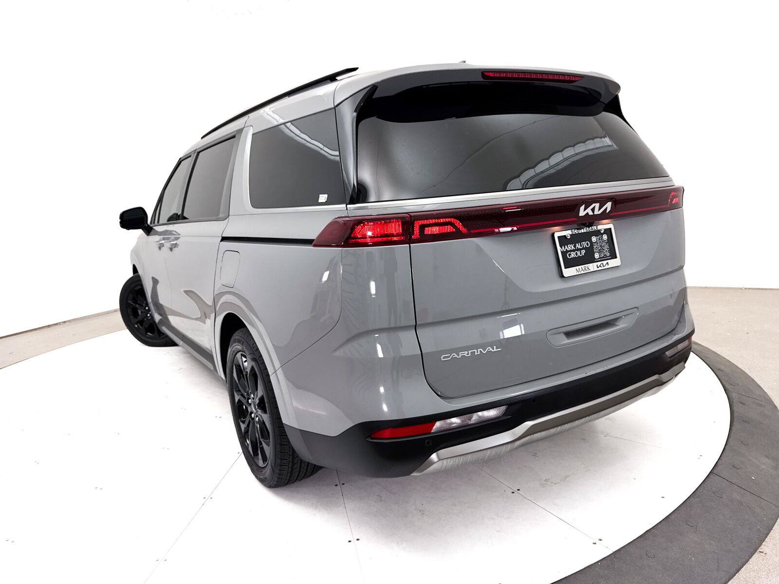 Used 2024 Kia Carnival SX FWD image 7