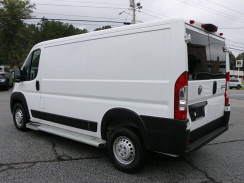 Used 2025 RAM ProMaster 2500 w/ U-Haul Equipment Group FWD image 3