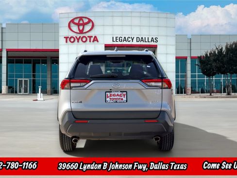 Used 2025 Toyota RAV4 XLE FWD image 8
