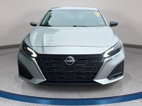 Used 2024 Nissan Altima 2.5 SV FWD image 4