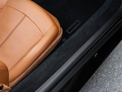 Used 2021 Aston Martin V8 Vantage Roadster image 44