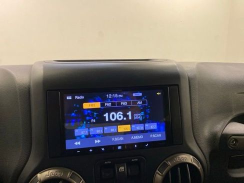 Used 2018 Jeep Wrangler Sport AWD/4WD image 14