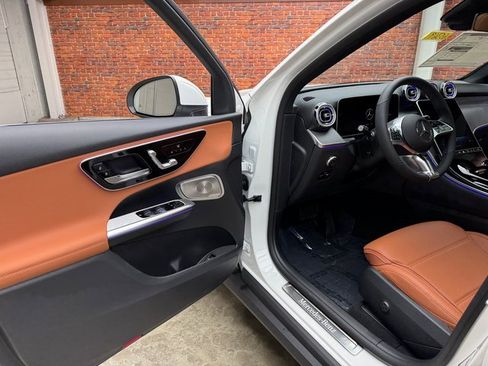 New 2026 Mercedes-Benz GLC 300 4MATIC image 9