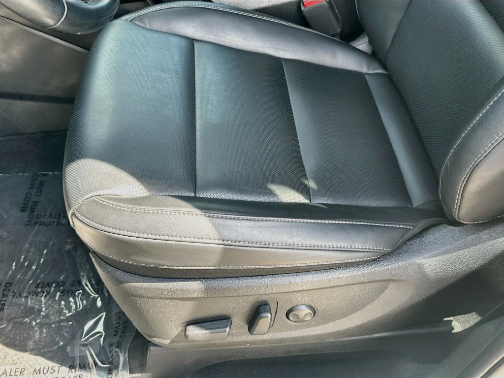 Used 2025 Kia Telluride S FWD image 19