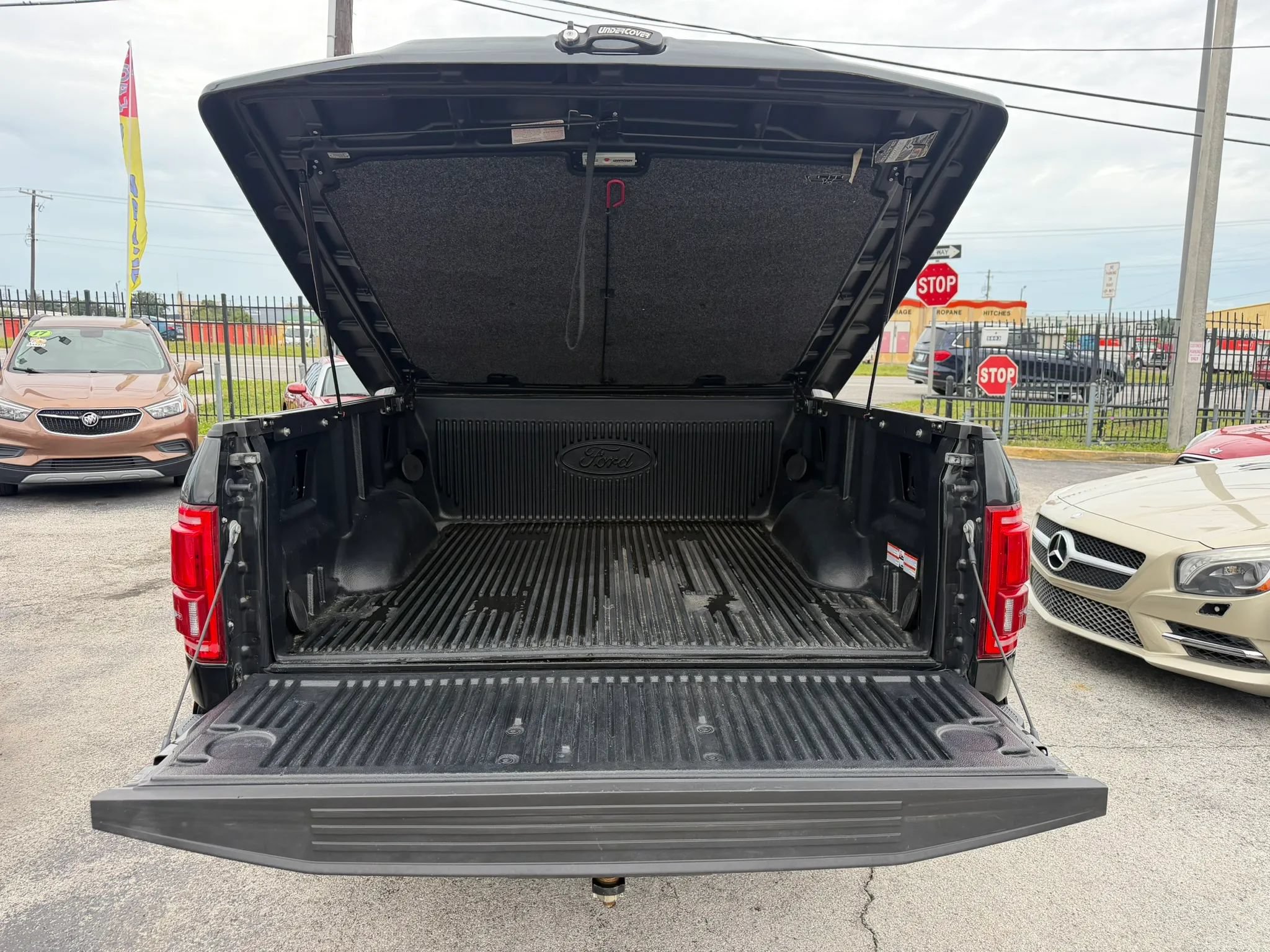 Used 2015 Ford F150 Lariat RWD image 16