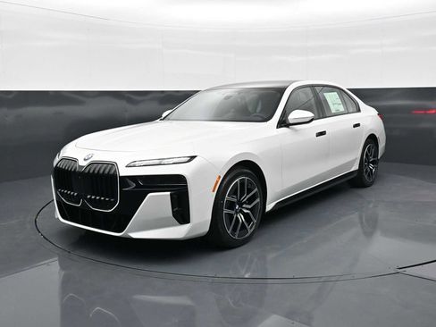 New 2026 BMW 760i xDrive w/ Executive Package image 1