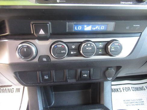 Used 2022 Toyota Tacoma SR AWD/4WD image 22