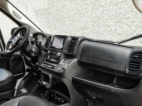 Used 2024 RAM ProMaster 2500 w/ Convenience Group FWD image 14