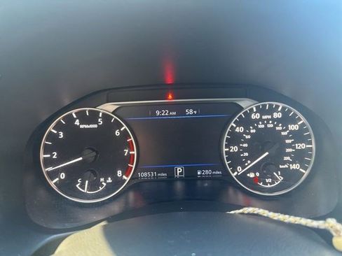 Used 2019 Nissan Altima 2.5 SR FWD image 12