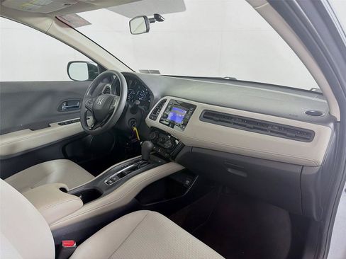 Used 2021 Honda HR-V LX image 29