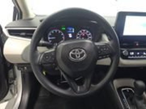 Used 2025 Toyota Corolla LE FWD image 10