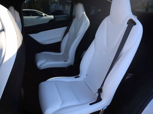 Used 2018 Tesla Model X 100D image 4