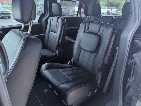 Used 2013 Dodge Grand Caravan R/T w/ Driver Convenience Group FWD image 22