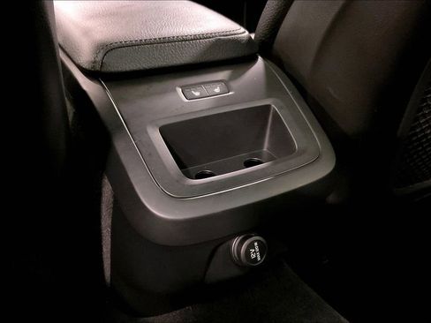 Used 2020 Volvo V60 T5 Cross Country w/ Protection Package Premier image 10