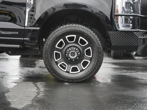 Used 2024 Ford F350 Platinum w/ FX4 Off-Road Package image 4