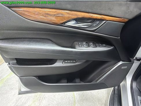 Used 2016 Cadillac Escalade Luxury AWD/4WD image 28