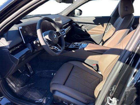 New 2026 BMW 530i xDrive w/ M Sport Package image 9