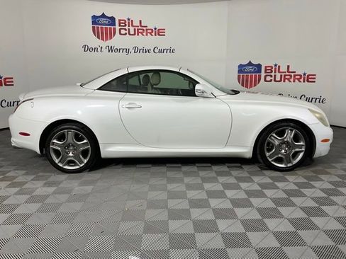 Used 2009 Lexus SC 430 Convertible image 2