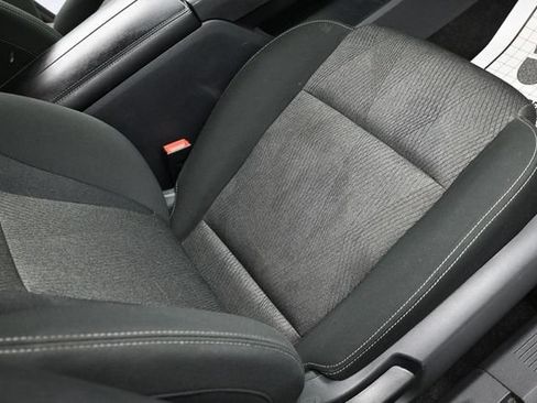 Used 2025 Nissan Rogue SV FWD image 36
