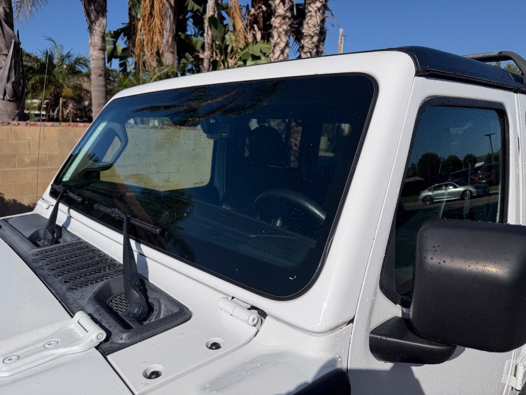 Used 2023 Jeep Wrangler Unlimited Sahara w/ Cold Weather Group AWD/4WD image 9