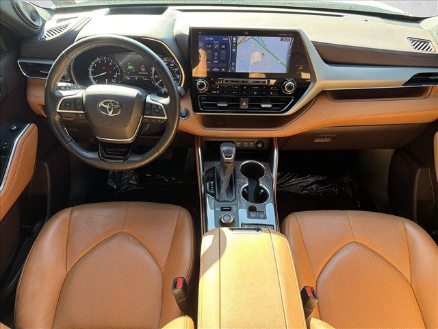 Used 2022 Toyota Highlander Platinum AWD/4WD image 25
