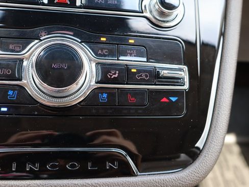 Used 2022 Lincoln Corsair Reserve w/ Equipment Group 201A image 10