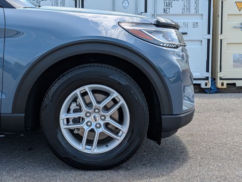 Certified 2025 Ford Explorer Active w/ Active Comfort Package RWD image 11