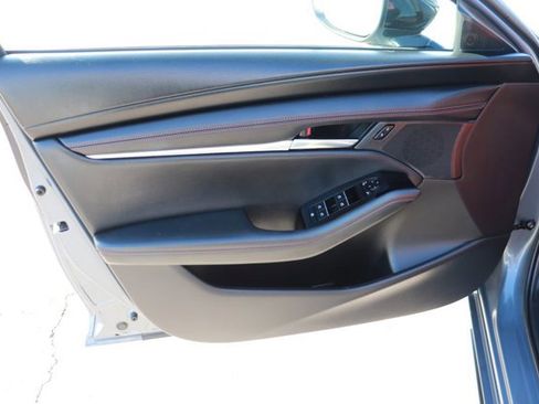 Used 2025 MAZDA MAZDA3 s image 8