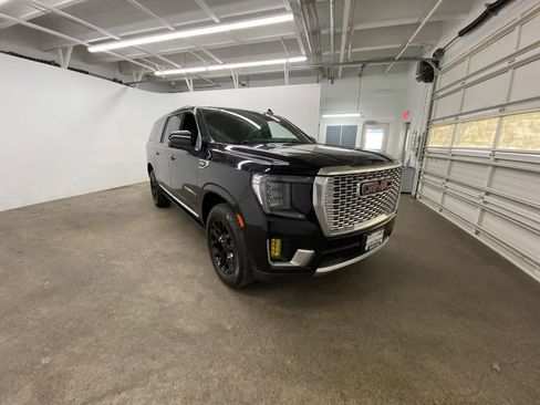 Used 2023 GMC Yukon XL Denali w/ LPO, Floor Liner Package AWD/4WD image 8