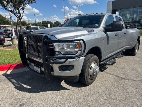 Used 2023 RAM 3500 Tradesman w/ Chrome Appearance Group AWD/4WD image 2