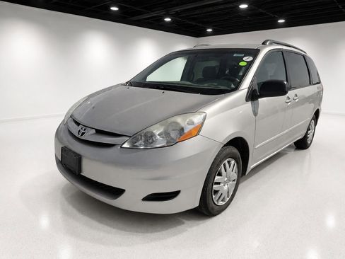 Used 2006 Toyota Sienna CE FWD image 1
