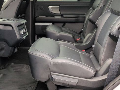 Used 2025 Ford Expedition Platinum w/ Driver's Package AWD/4WD image 22