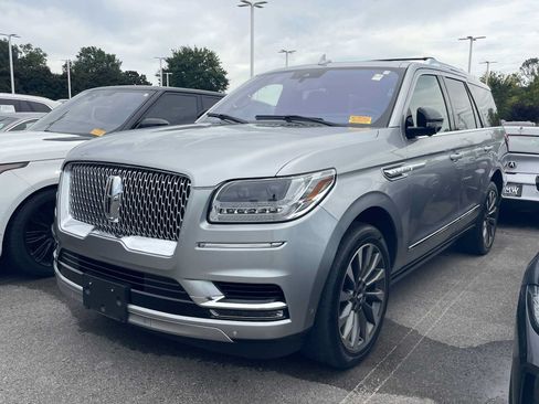 Used 2021 Lincoln Navigator Reserve w/ Luxury Package AWD/4WD image 3