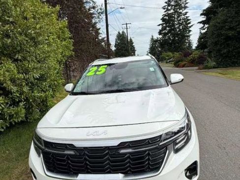 Used 2025 Kia Seltos EX w/ EX Sunroof Package FWD image 9