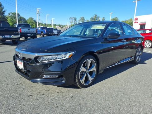 Used 2018 Honda Accord Touring image 14