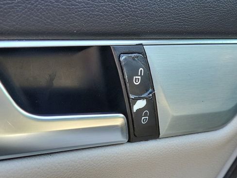 Used 2014 Mercedes-Benz C 250 Sedan image 17