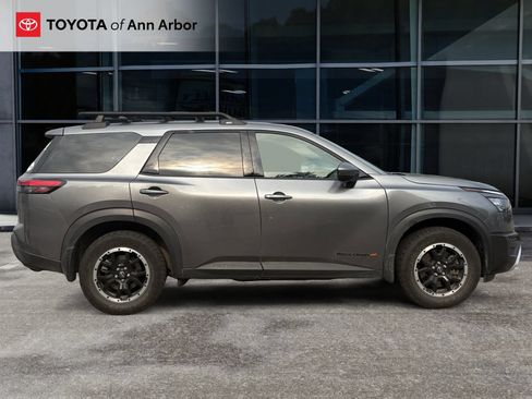 Used 2024 Nissan Pathfinder Rock Creek AWD/4WD image 5