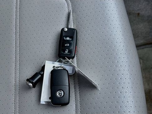 Used 2015 Volkswagen Passat TDI SE FWD image 34