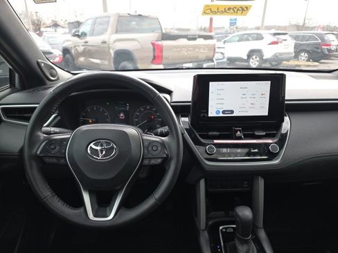 Certified 2024 Toyota Corolla Cross SE image 12
