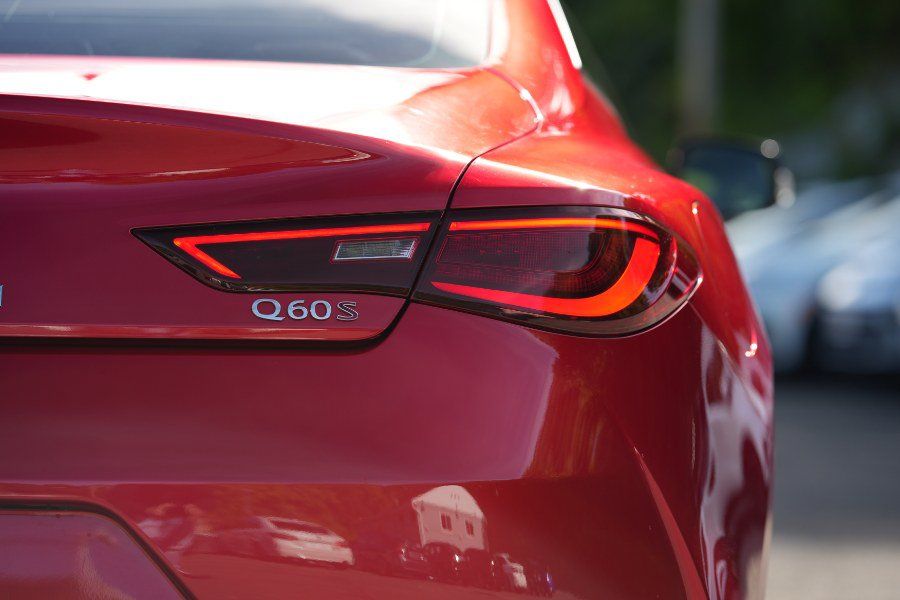 Used 2019 INFINITI Q60 Red Sport 400 w/ Cargo Package AWD/4WD image 22