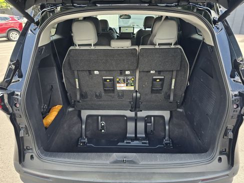 Used 2025 Toyota Sienna XLE FWD image 26