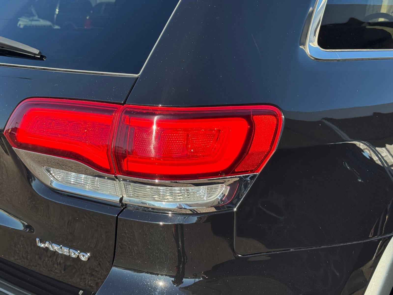 Used 2022 Jeep Grand Cherokee Laredo E RWD image 34