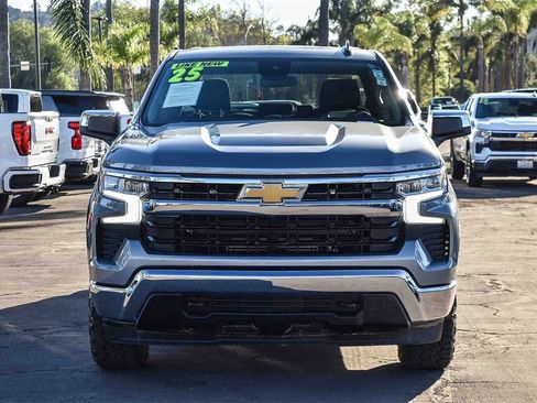 Used 2025 Chevrolet Silverado 1500 LT image 2