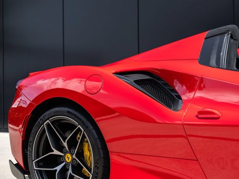 Used 2020 Ferrari 488 Pista Spider RWD image 33
