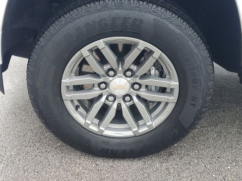 Used 2024 Chevrolet Colorado LT w/ LT Convenience Package image 5